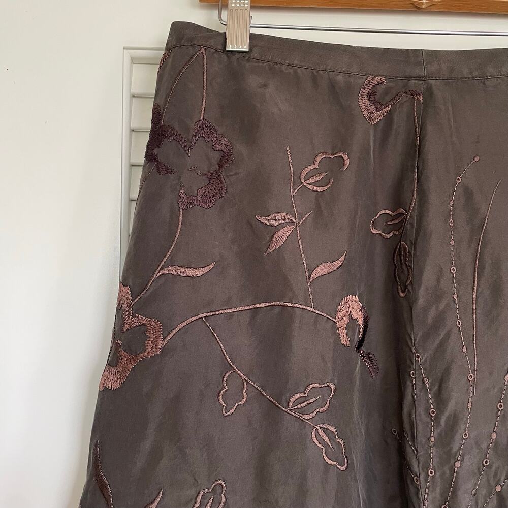 Vintage 90s Liz Claiborne Brown Silk Whimsigoth Embroidered Floral Midi Skirt 10 - Picture 3 of 6